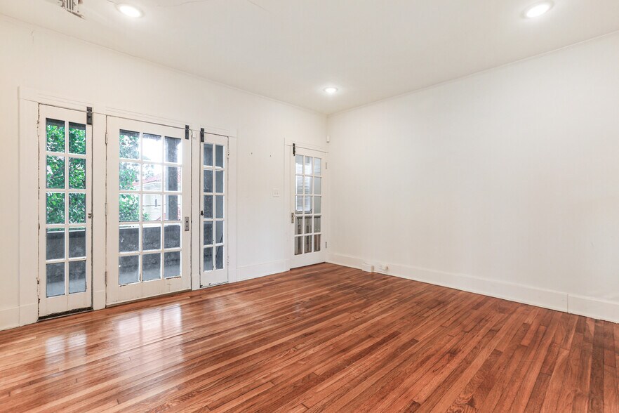 Building Photo - 5702 Willow St