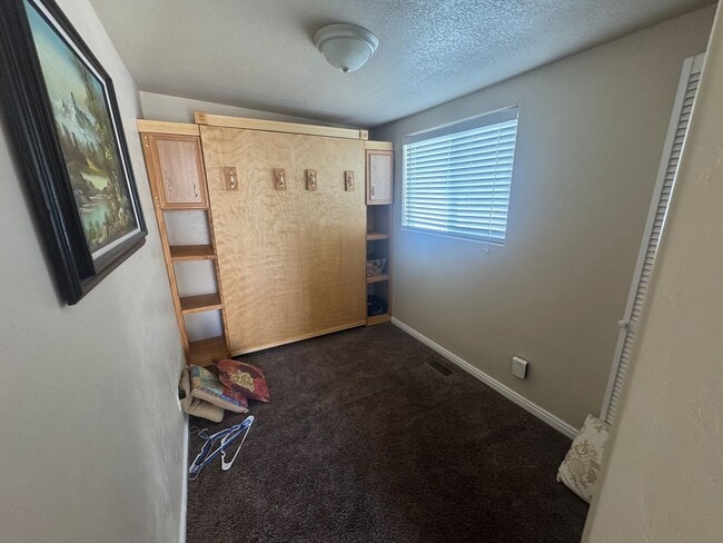 Building Photo - 2 Bed 2 Bath FURNISHED home!