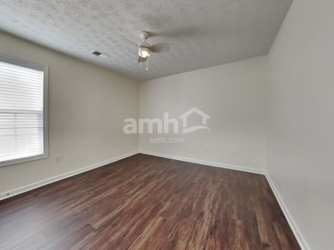 Building Photo - 2347 Swan Lake Dr SW
