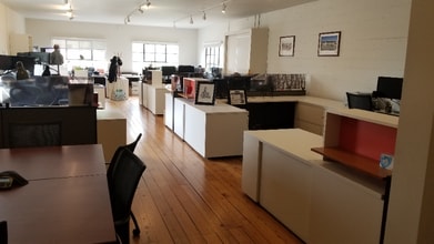 Building Photo - 747 Fawcett Ave