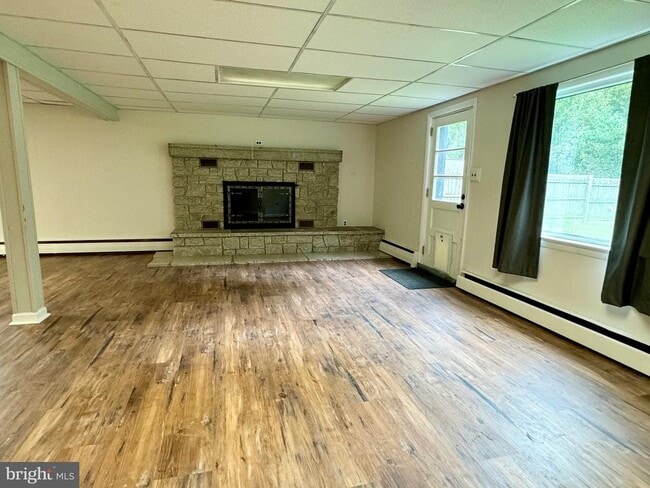 Building Photo - 1380 Sand Hill Rd