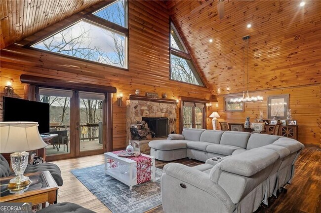 Building Photo - 5281 Laurel Ln