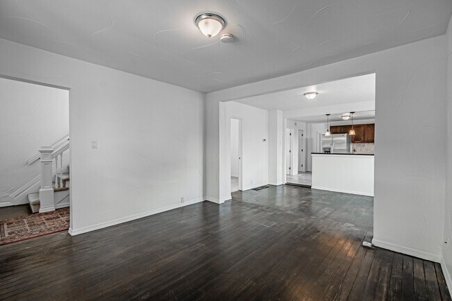 Building Photo - 4BD, 2BA Sun Valley Home with Large Driveway for Parking