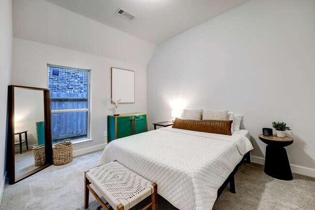 Building Photo - 804 Fall Rock Branch Dr