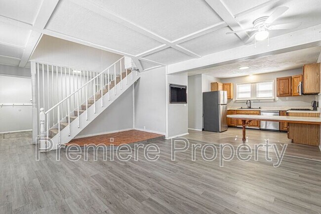 Building Photo - 11825 Roberts St