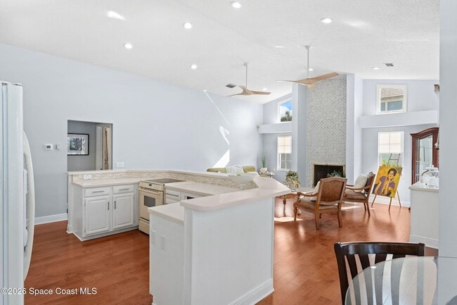 Building Photo - 662 Rossmoor Cir