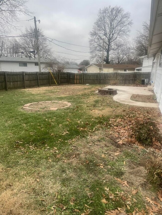 Building Photo - Move-In Ready 3-Bed in Hazelwood