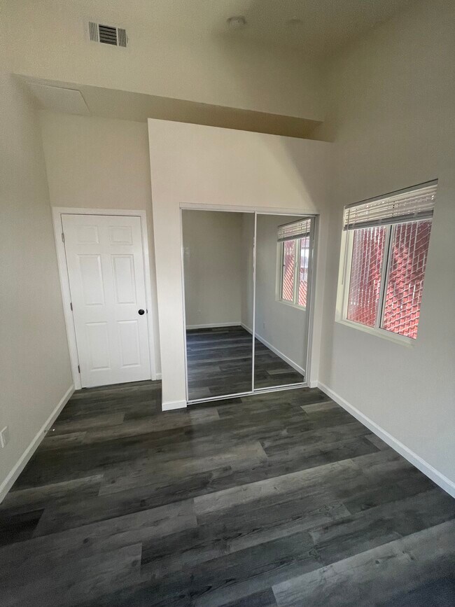 One Bedroom - 21033 Bassett St