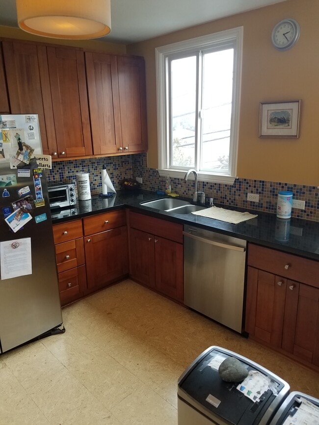 Building Photo - 295 Oxford St