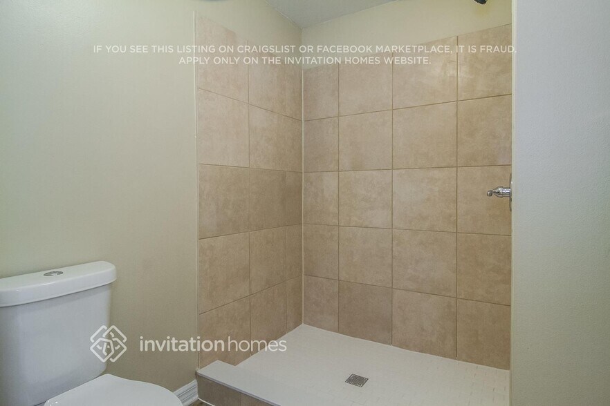 Building Photo - 1711 Whitman Dr