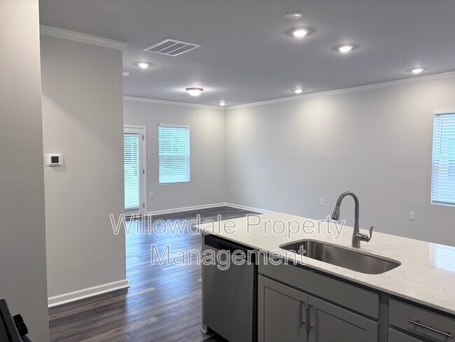Building Photo - 913 Aspen Pointe Trl
