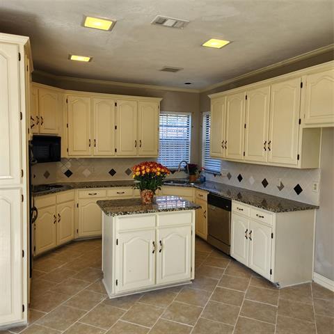 Building Photo - 7303 Williamswood Dr