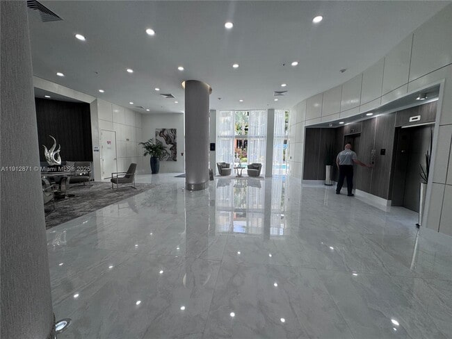 Building Photo - 18800 NE 29th Ave