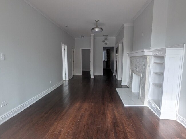 Building Photo - 5132 S Drexel Ave