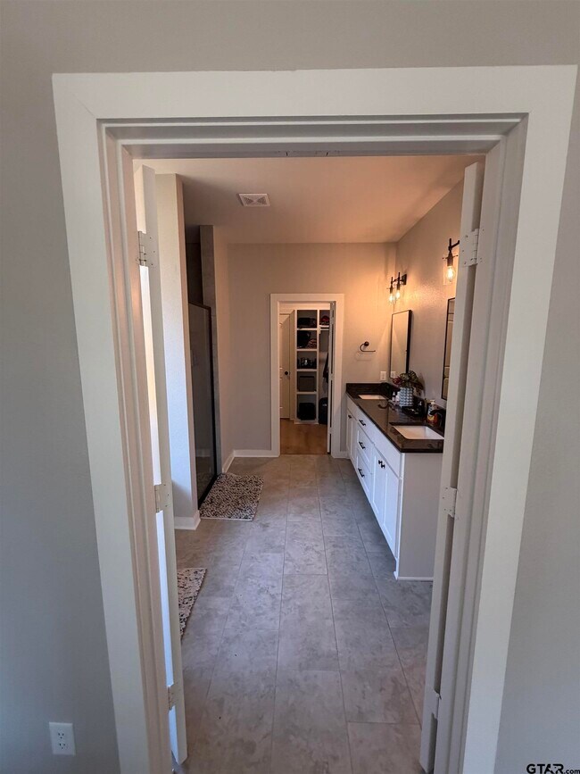 Building Photo - 11201 County Rd 166