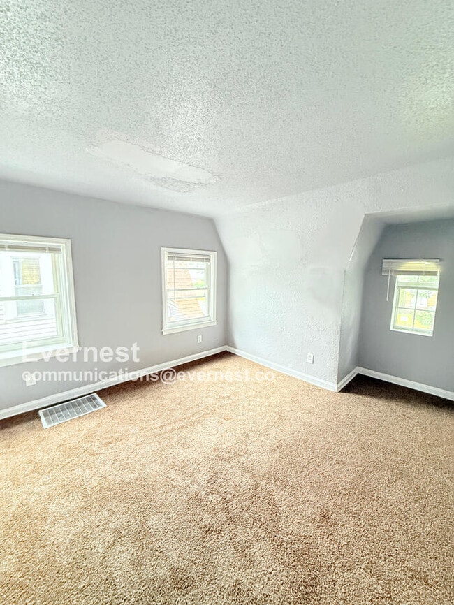 Building Photo - 15101 Ward Ave