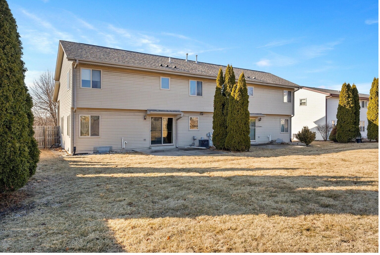 Huge backyard with fence in the back - 4344-4346 S 92nd St