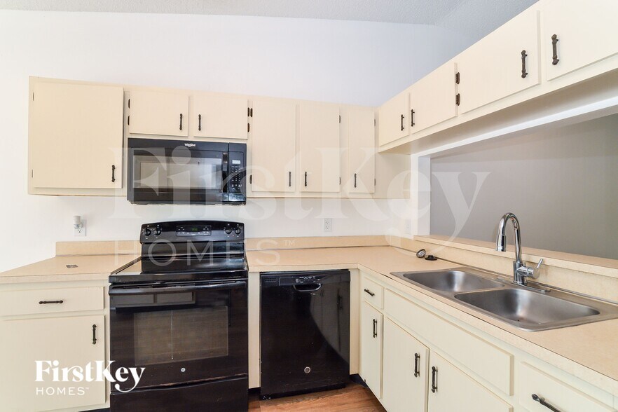 Building Photo - 3228 Curry Woods Cir
