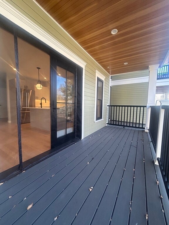 Building Photo - 99 Williams St