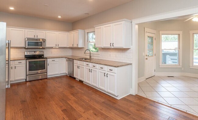 Building Photo - 136 Prescott Dr