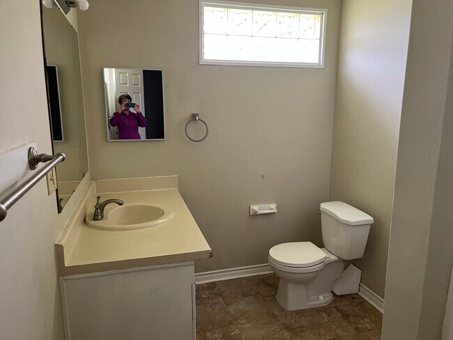 Building Photo - 238 McLemore Dr