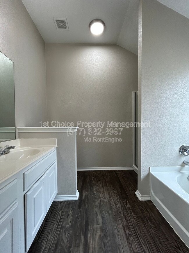 Building Photo - 1249 Round Pen Run