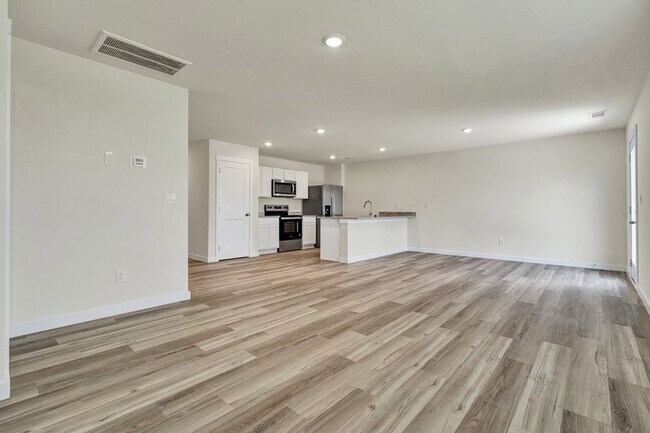 Building Photo - 576 Fox Den Cir