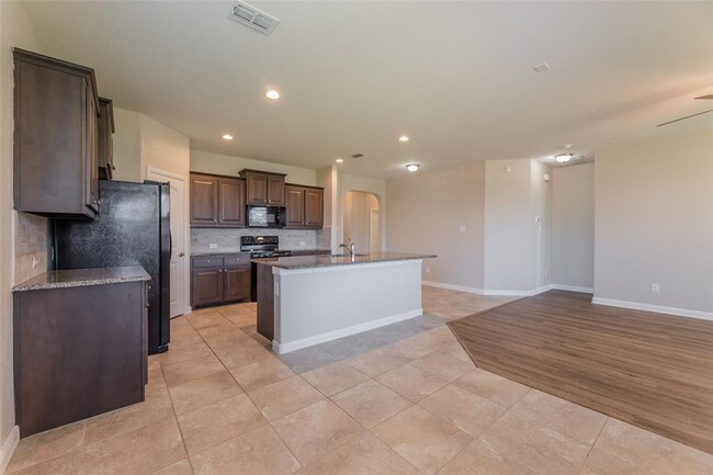 Building Photo - 1000 Meadow Scape Dr