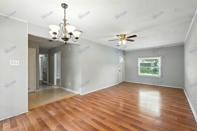 Building Photo - 1520 Hilltop Dr