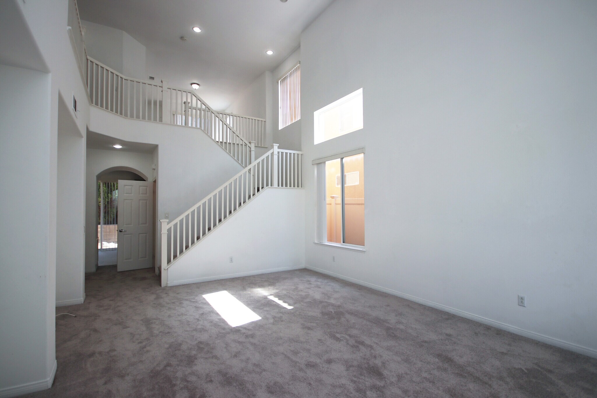 Building Photo - 2911 Spruce Ct