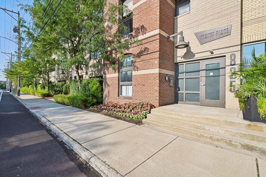 Building Photo - 825 N 4th St