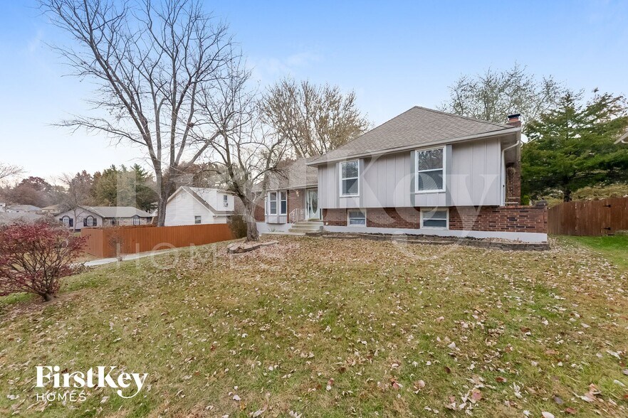 Building Photo - 1300 SW 22nd St