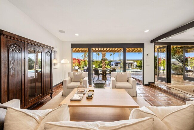 Building Photo - 46310 Shadow Mountain Dr