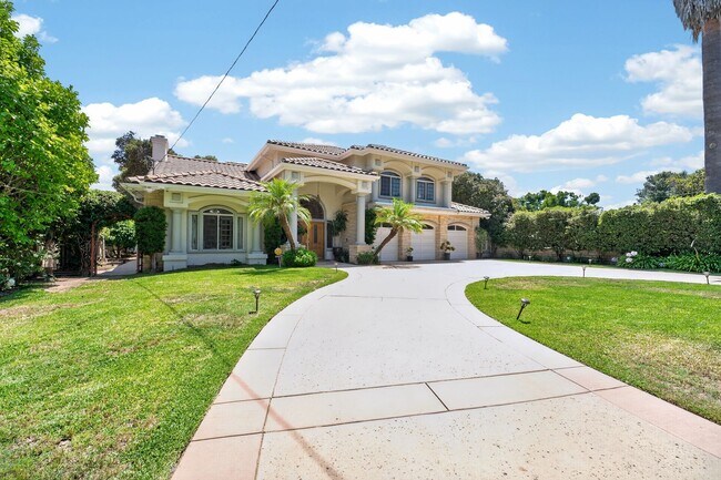 Building Photo - Executive Furnished Estate Home in Prestigious West Arcadia