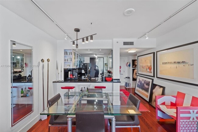 Building Photo - 650 West Ave