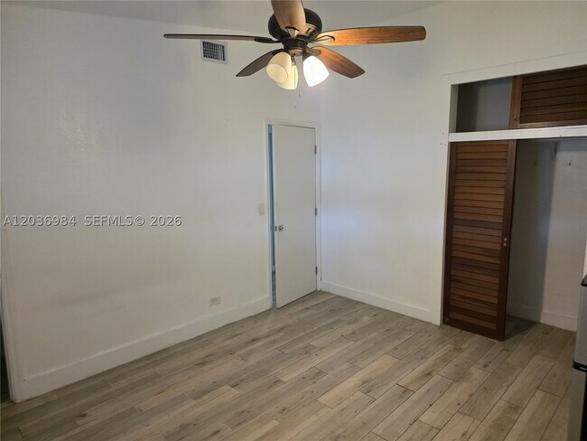 Building Photo - 621 SW 64th Pkwy