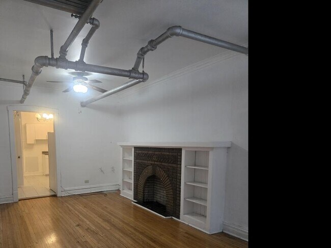 Building Photo - 1 bedroom in Chicago IL 60622
