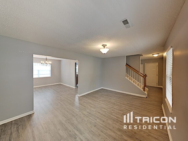 Building Photo - 210 Glen Rose Cir