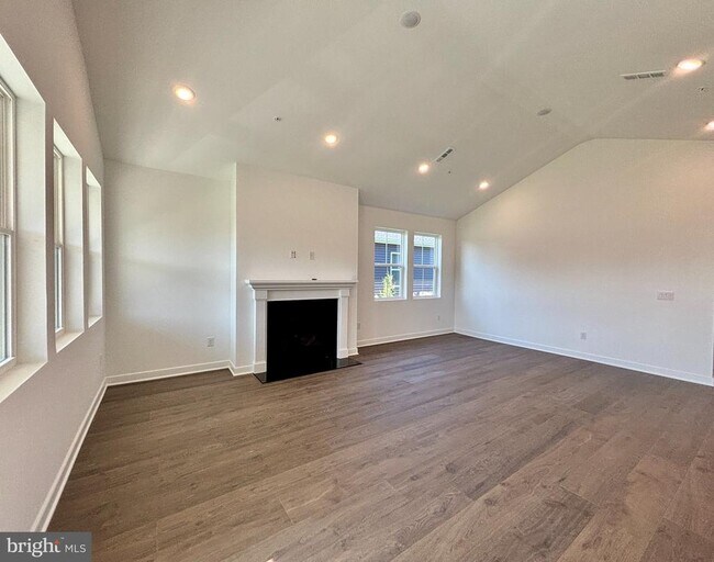 Building Photo - 29395 Jobes St
