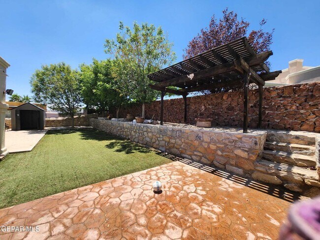Building Photo - 3637 Tierra Vergel Dr