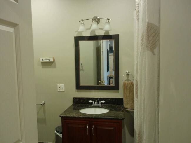 Building Photo - 6324 S Kimbark Ave