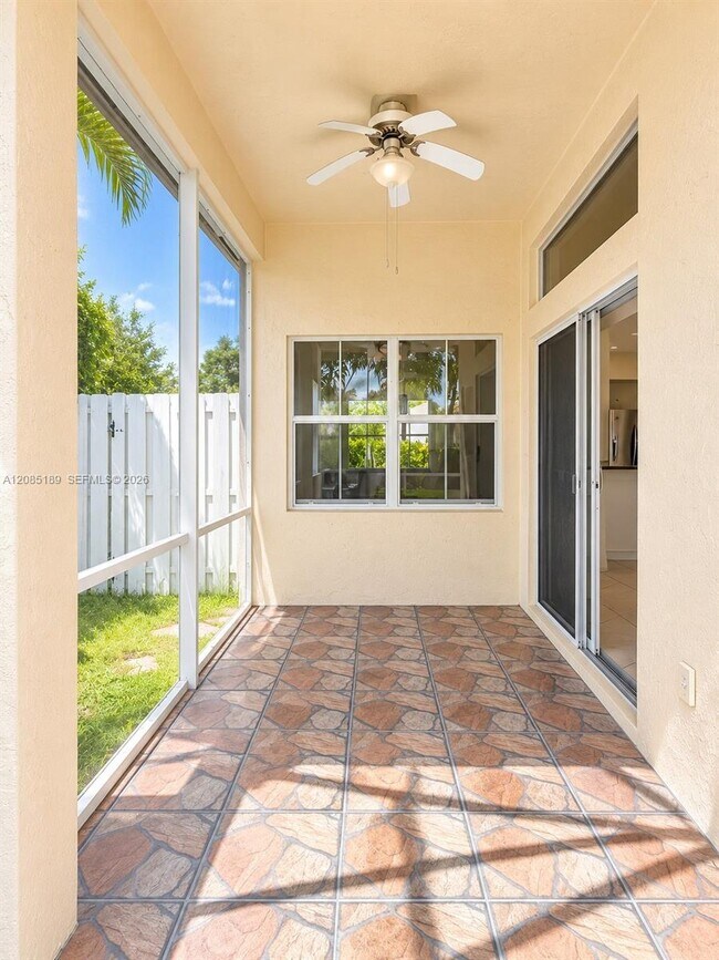Building Photo - 908 Tanglewood Cir