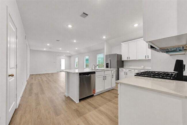 Building Photo - 40650 Balsam Run Ln