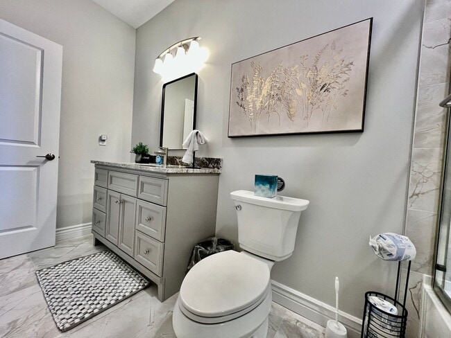 Building Photo - Luxury Home Incredible master suite Liberty Twp OH