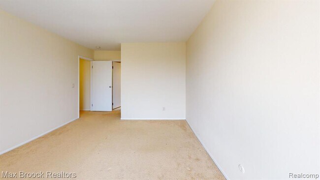 Building Photo - 600 W Brown St