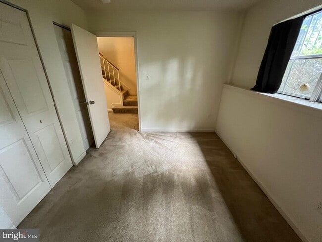 Building Photo - 18002 Sunset Lake Ct