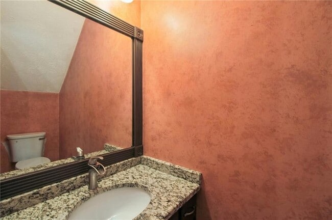 Building Photo - 1058 Mansfield Ct