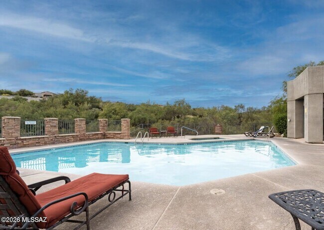 Building Photo - 5855 N Kolb Rd