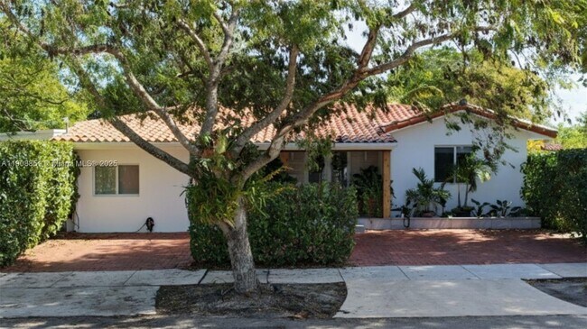 Primary Photo - 1345 SW 60th Ct