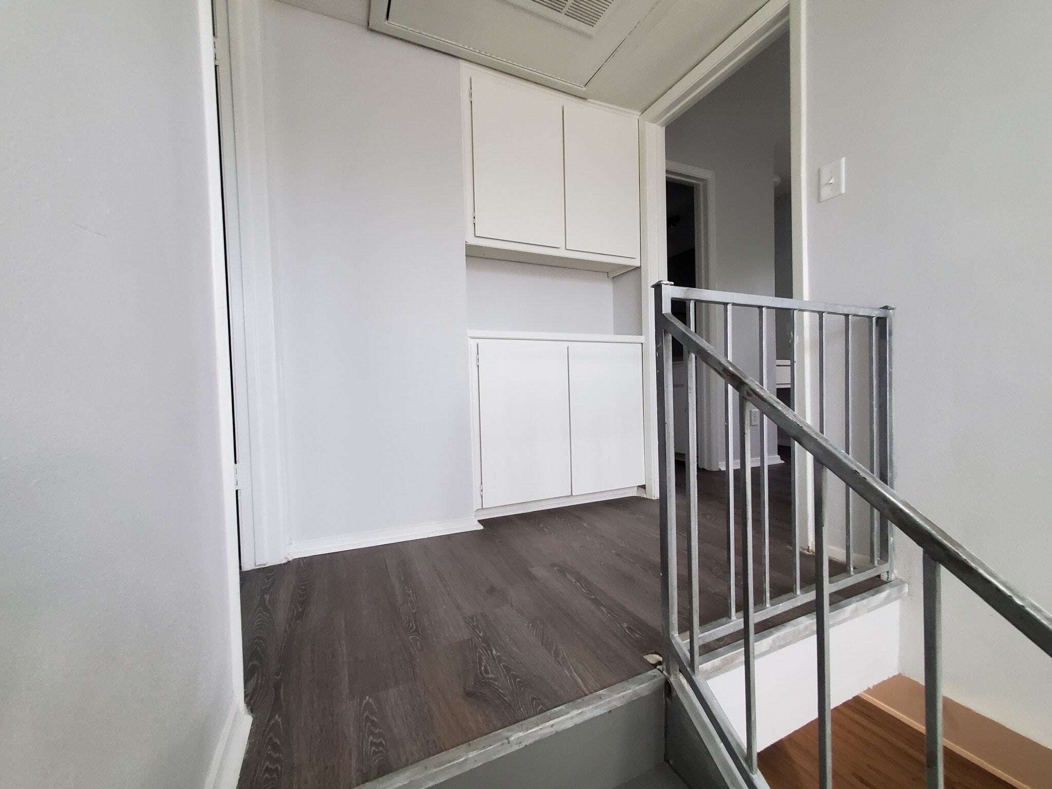 Building Photo - 6333 -6339 Granbury Rd,